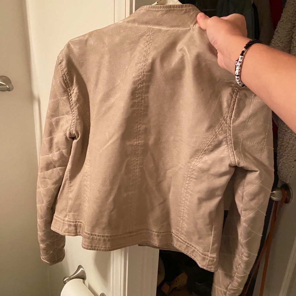 Leather jacket - Picture 2 of 3